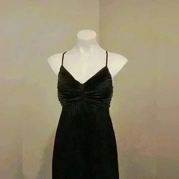 Banana republic black pleated dress - Picture 2 of 4